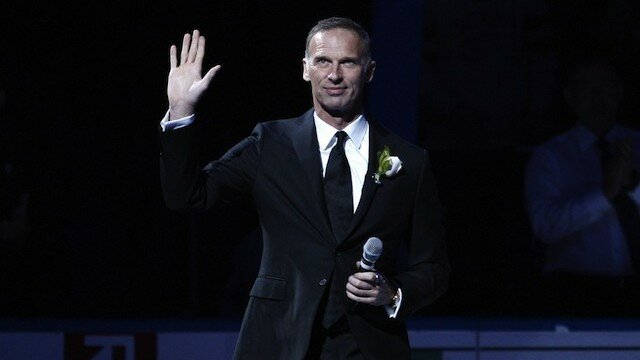 Dominik Hasek\'s Revolutionary Goaltending Style Rightfully Earns Him Jersey Retirement With Buffalo Sabres